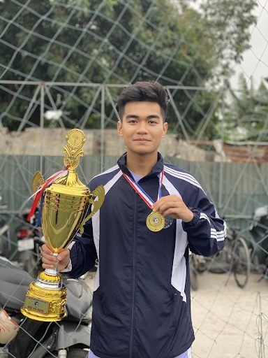 Dủ tích cực tham gia các hoạt động tại trường