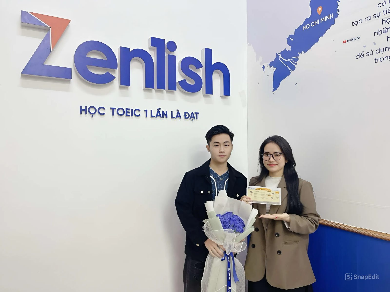 Huy Hoàng check-in cùng Cố vấn học tập